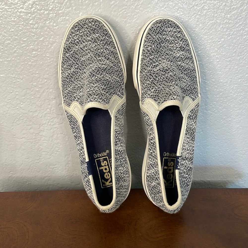 KEDS blue/ white textured loafer size 6.5